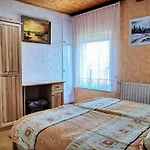 Grosse Fuer 6 Personen By Interhome 아파트
