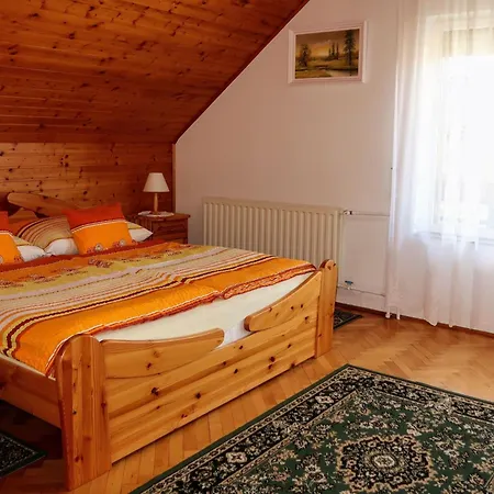 Grosse Fuer 6 Personen By Interhome