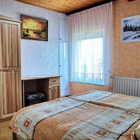 Grosse Fuer 6 Personen By Interhome Appartamento