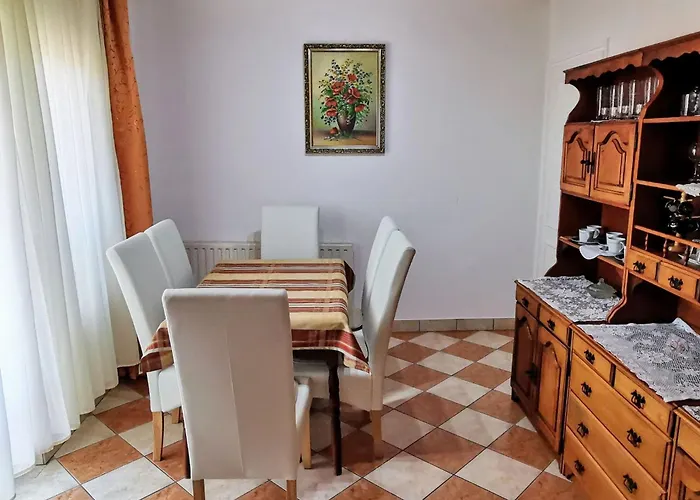 Apartamento Grosse Fuer 6 Personen By Interhome Zalakaros